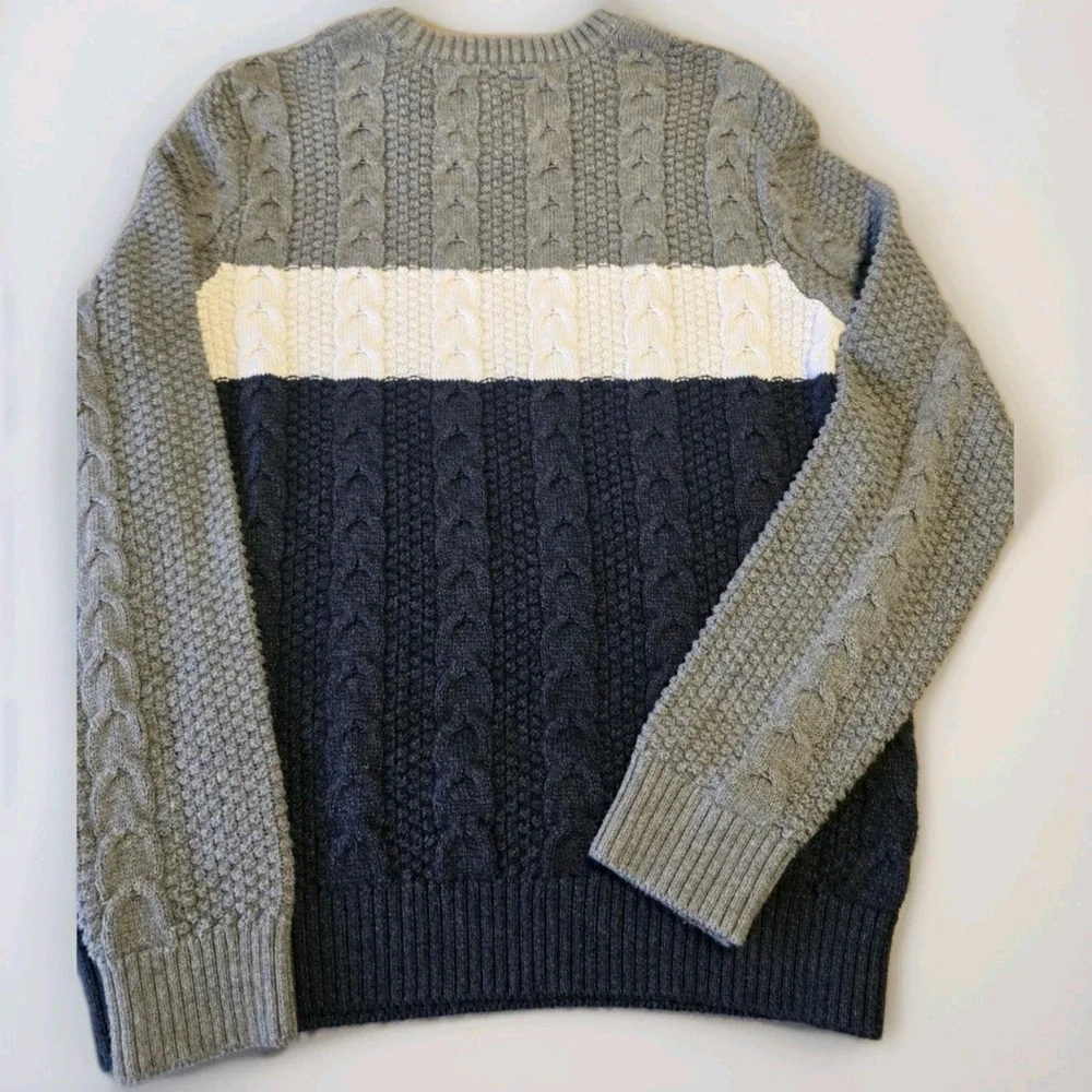 Hollister Mens Small Cable Knit Sweater Colorblock Gray Navy White Crewneck Cozy